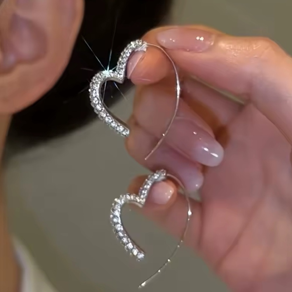 Caelia - Sparkling Heart-shaped Silver Earrings